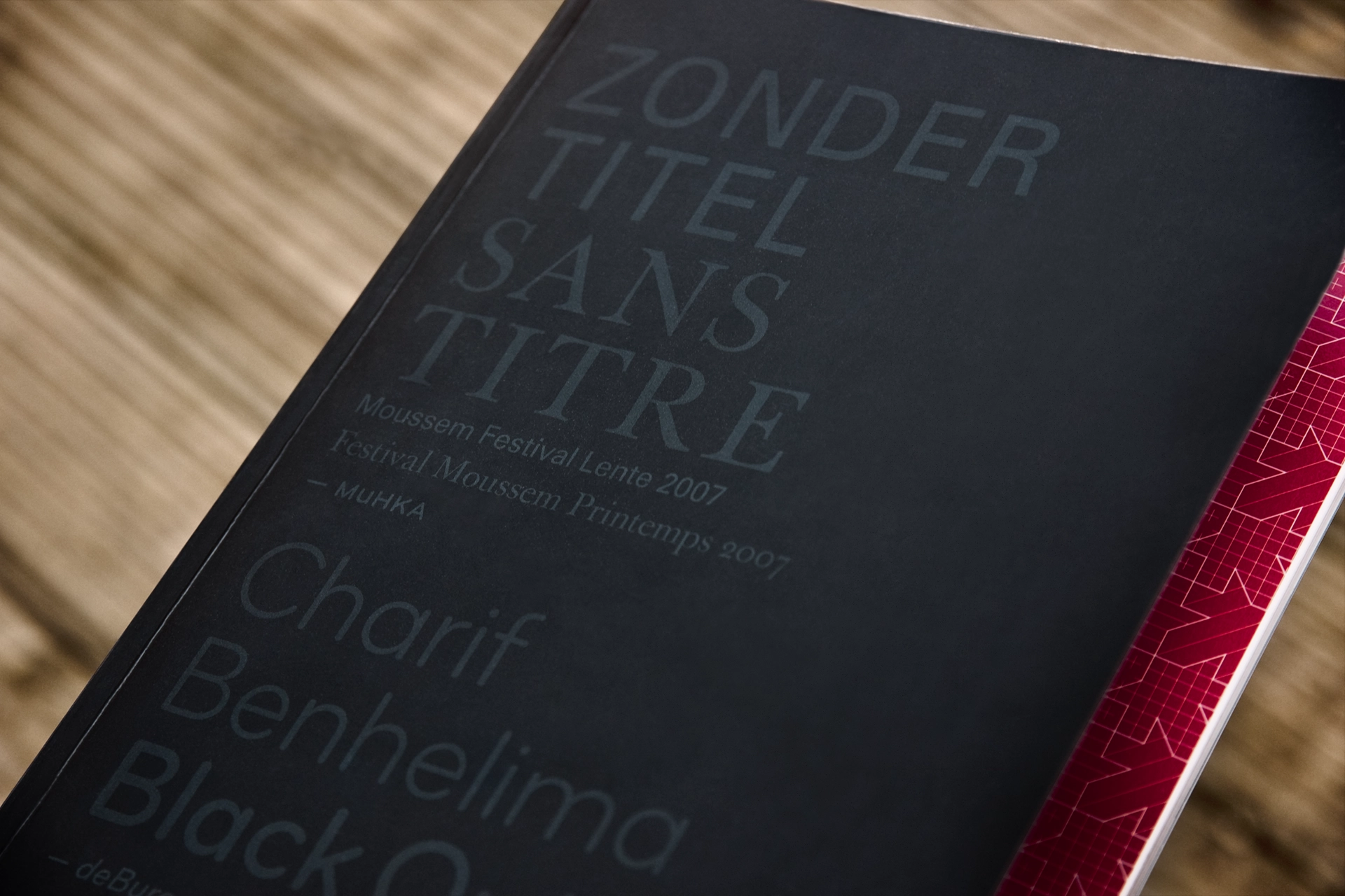 Deburen Mukha tentoonstellingsbrochure marokaanse kunst tonk graphic design branding communication print design consultancy editorial design poster flyer logo